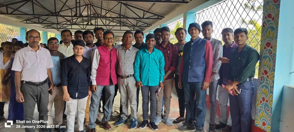 শ্রেণিকক্ষ থেকে সোশ্যাল মিডিয়া - লাখো পাঠকের হৃদয়ে জায়গা করে নেওয়া কবি মানস মাইতি 1 623371262 1210384117869005 2165001520487028193 n